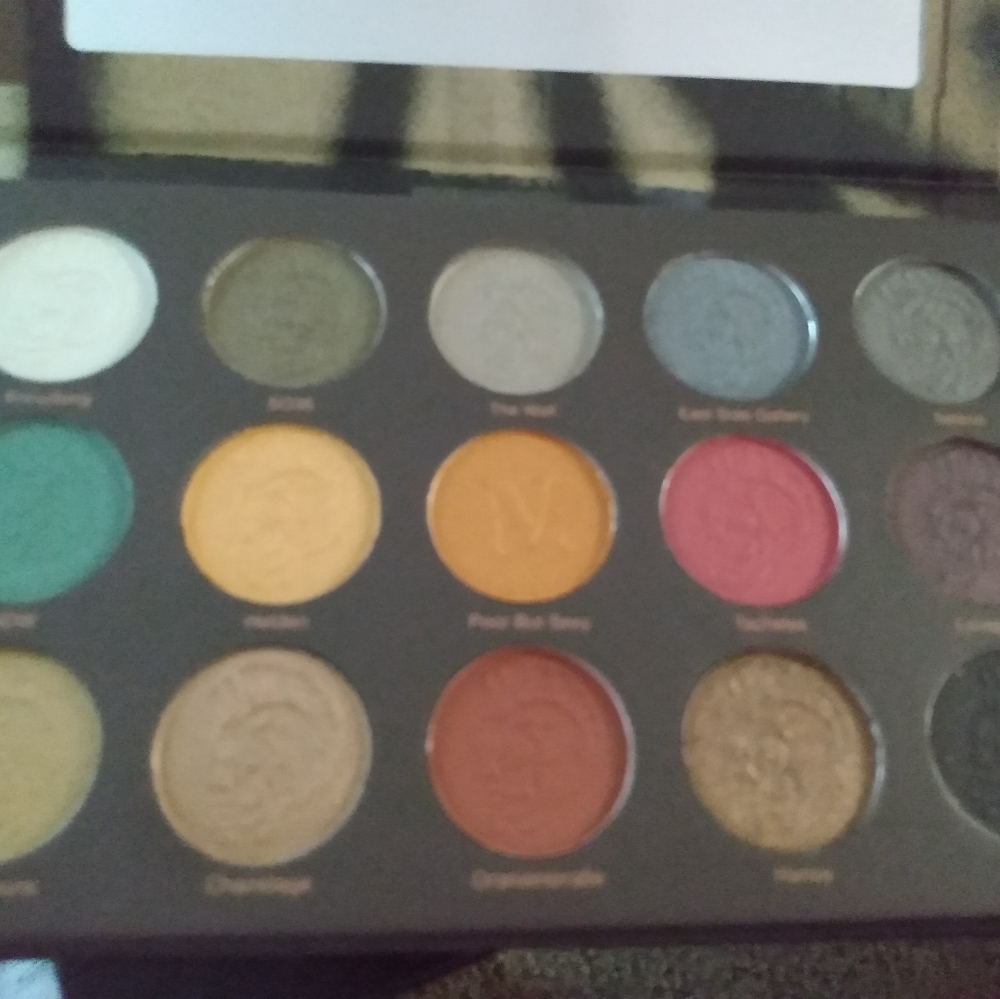 Makeup Bundle - Picture 5 of 8